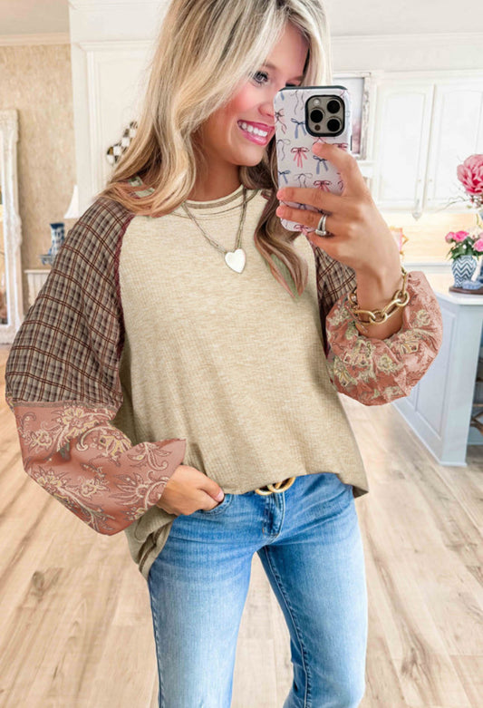 Detailed sleeve blouse